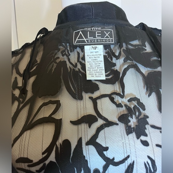 ALEX EVENINGS Black Organza Jacket Satin Lapel 3/4 Sleeve Rhinestone Clasp PM - Picture 4 of 11